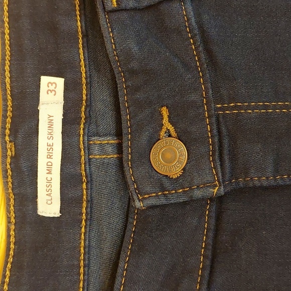 Levi’s Classic Mid Rise Skinny Jeans size 33 Dark wash Cotton Blend Casual - Picture 7 of 8